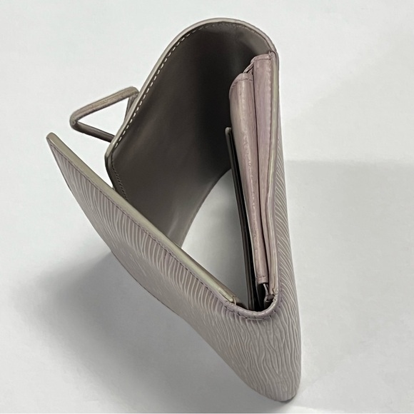 LOUIS Vuitton Elastic Epi Wallet - Picture 5 of 16